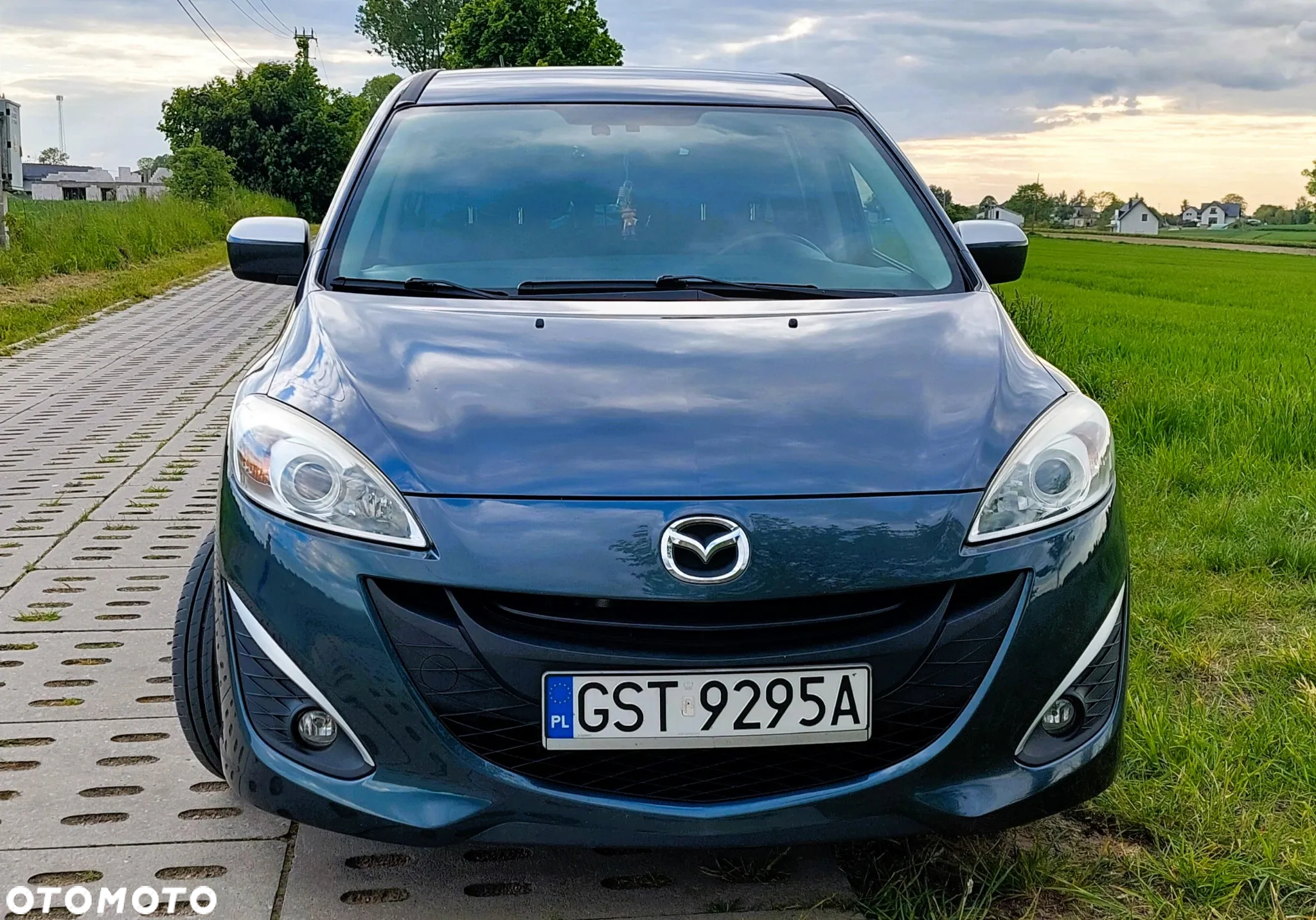 Mazda 5 - 3