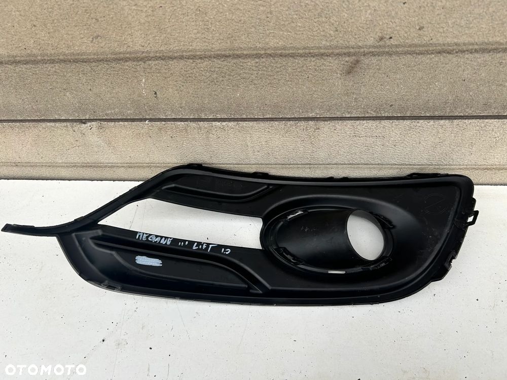 RENAULT MEGANE III 3 LIFT KRATKA ZDERZAKA PRAWA 261A25882R 261A24631 - 2