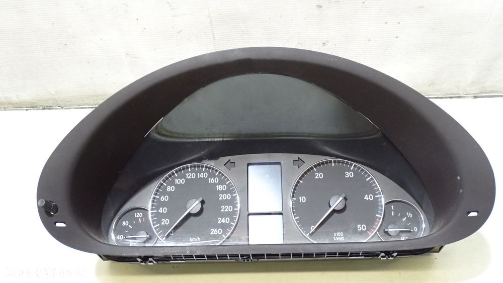 LICZNIK MERCEDES-BENZ W203 C220 - 2