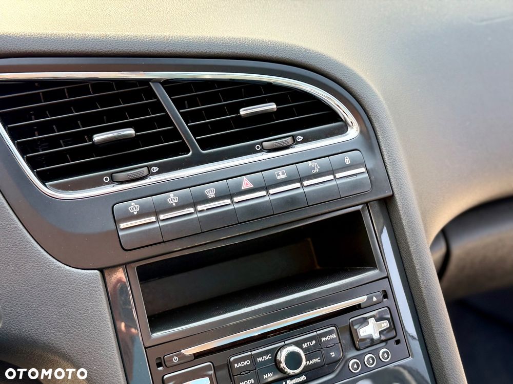 Peugeot 5008 THP 165 EAT6 Stop & Start Allure - 24