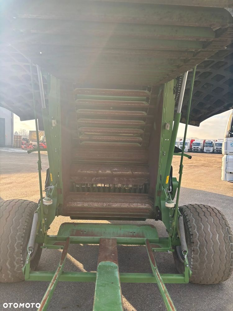 Krone Krone Comprima V150 –ISOBUS/ Zmienokomorowa/Opuszczana podłoga – 2020 –12688 Bel - 8
