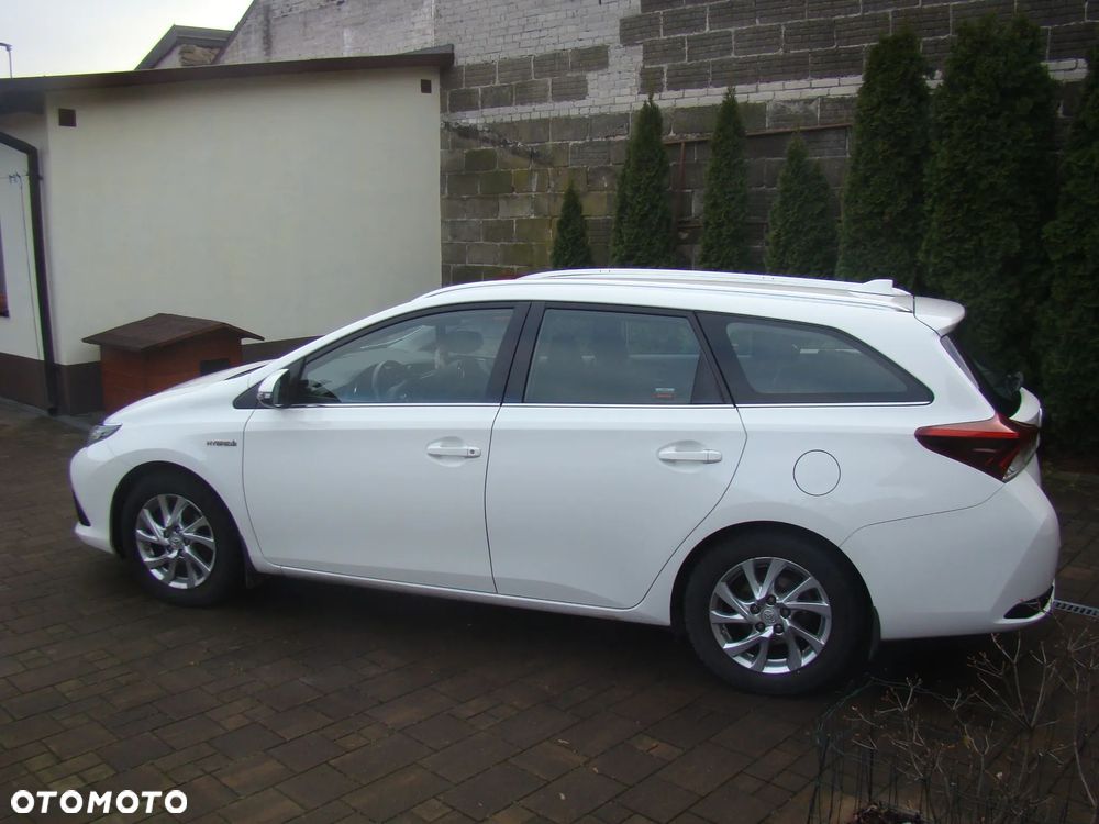 Toyota Auris - 2