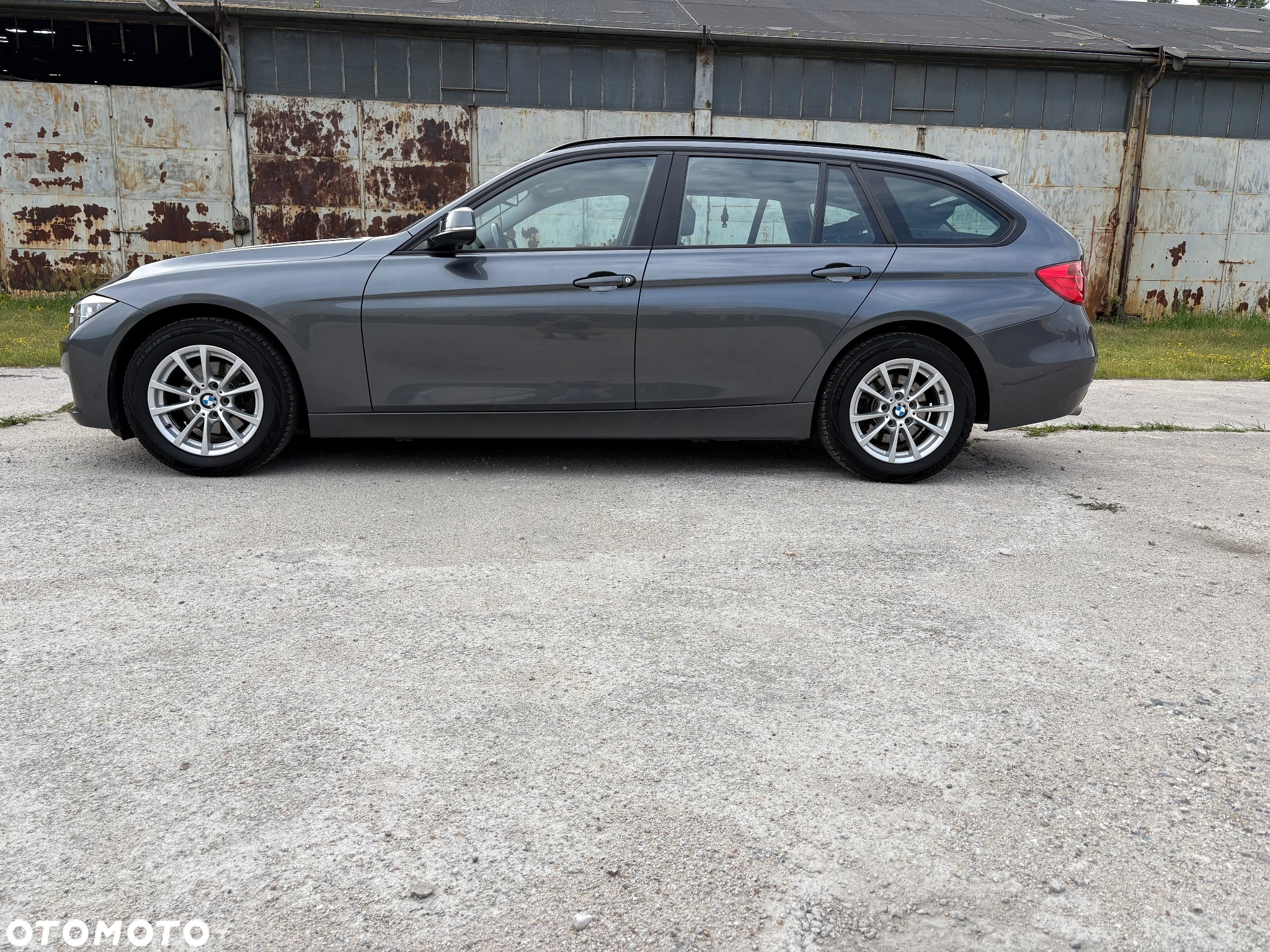 BMW Seria 3 316i Touring - 21