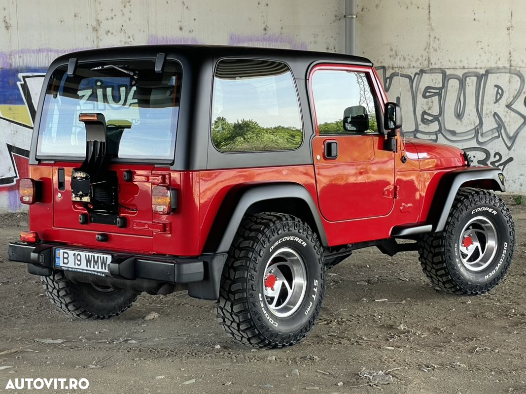 Jeep Wrangler - 8