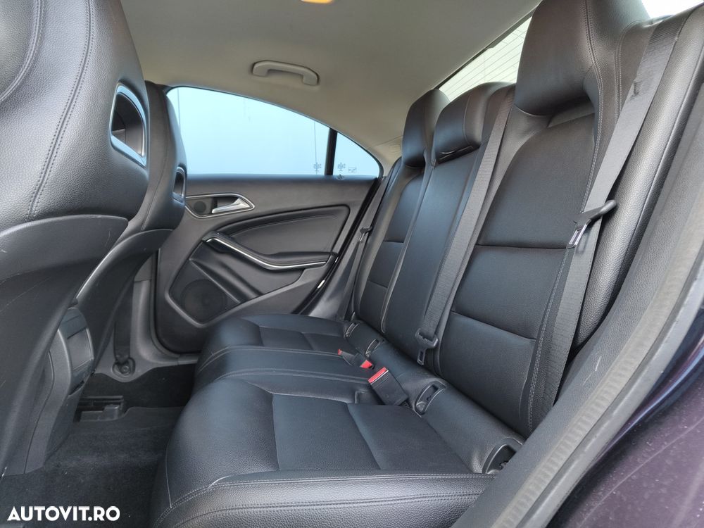 Mercedes-Benz CLA d Shooting Brake 7G-DCT AMG Line - 25