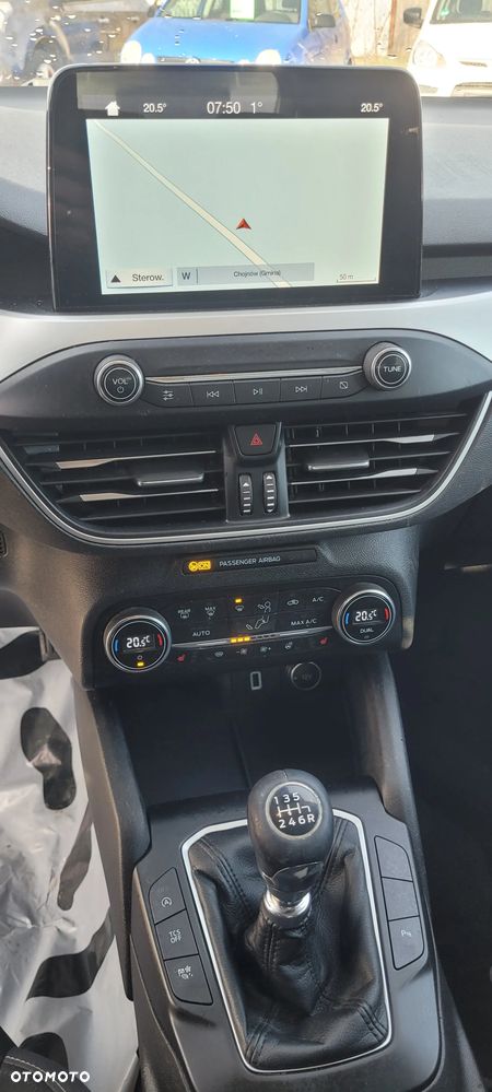 Ford Focus 1.0 EcoBoost Titanium - 10