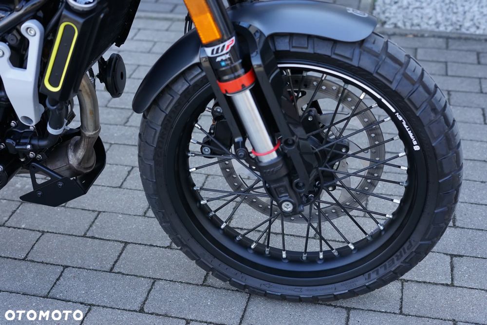 Husqvarna Svartpilen - 16