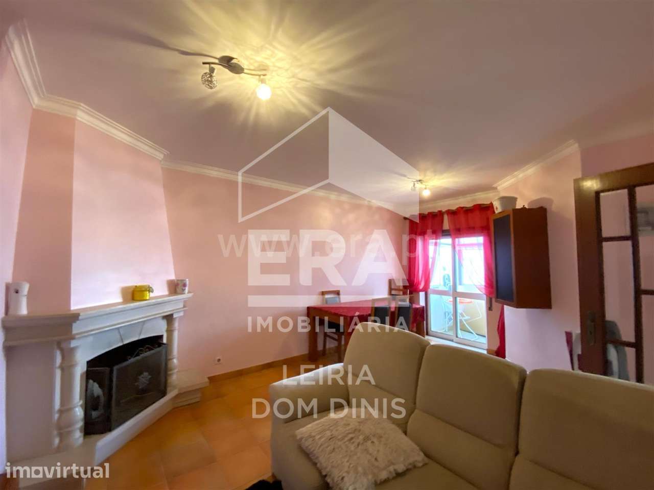 Apartamento T2 com varanda, terraço e garagem em Leiria - Grande imagem: 3/20