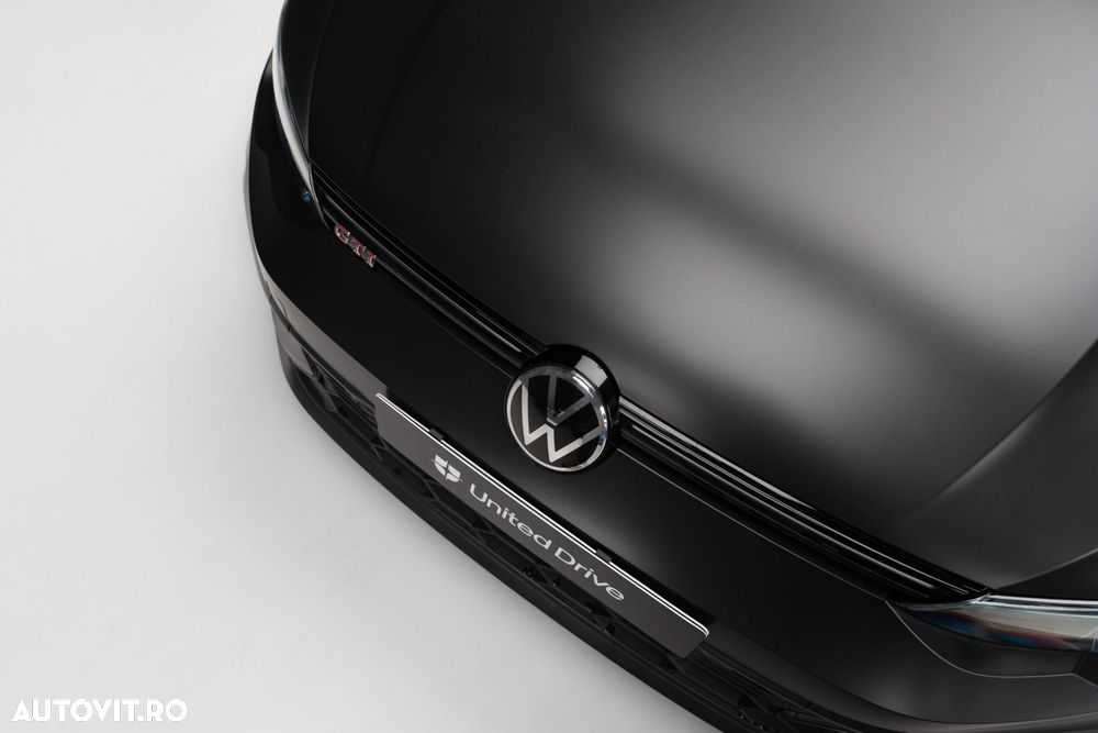 Volkswagen Golf - 6