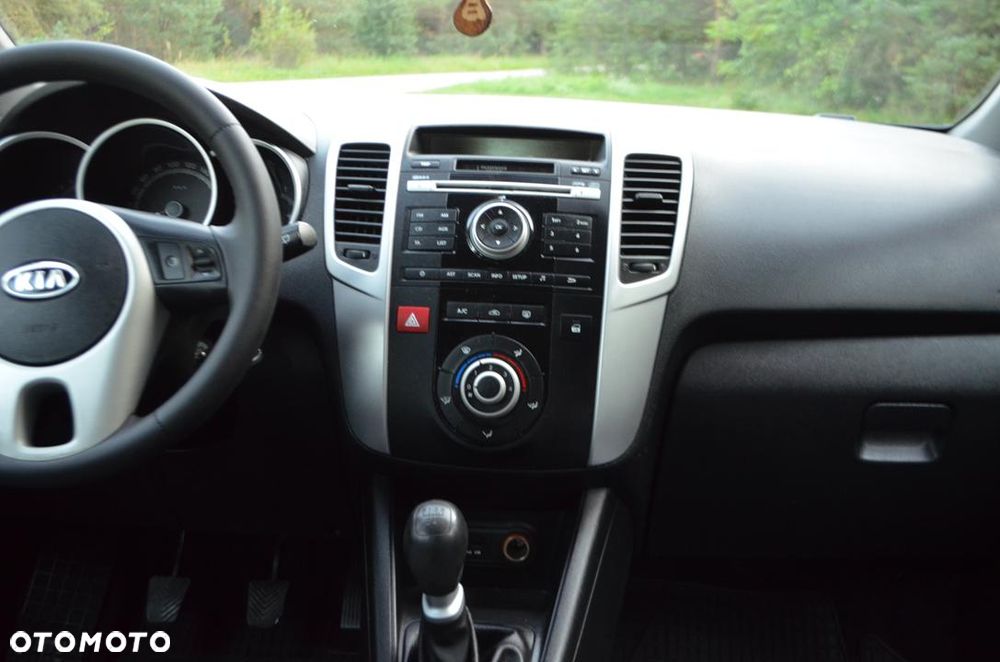 Kia Venga - 31