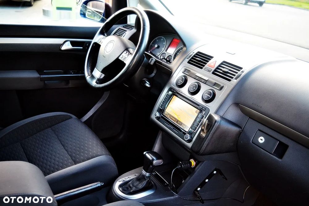 Volkswagen Touran 2.0 TDI DSG United - 8