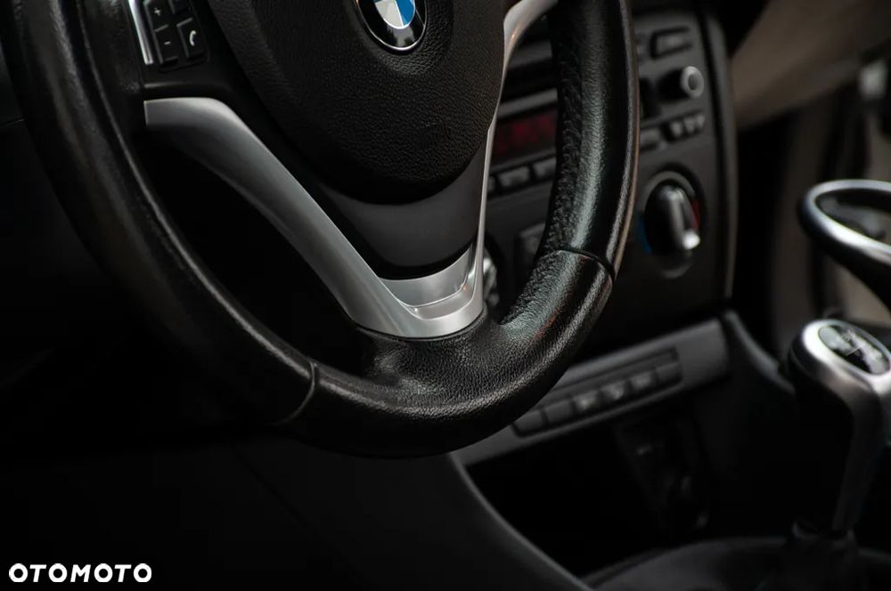 BMW X1 sDrive18d xLine - 34