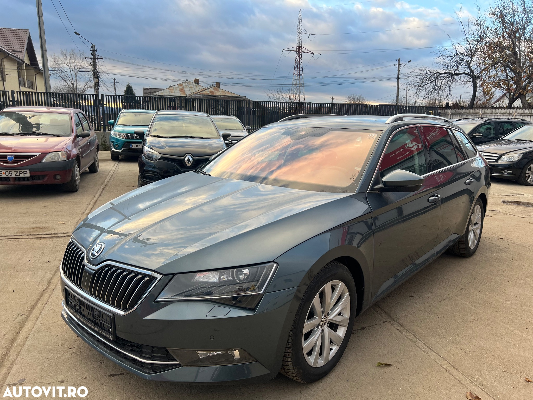 Skoda Superb 2.0 TDI DSG Ambition - 2