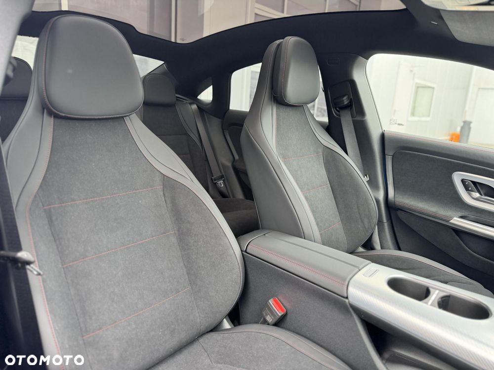 Mercedes-Benz CLA 200 mHEV 8G-DCT - 12