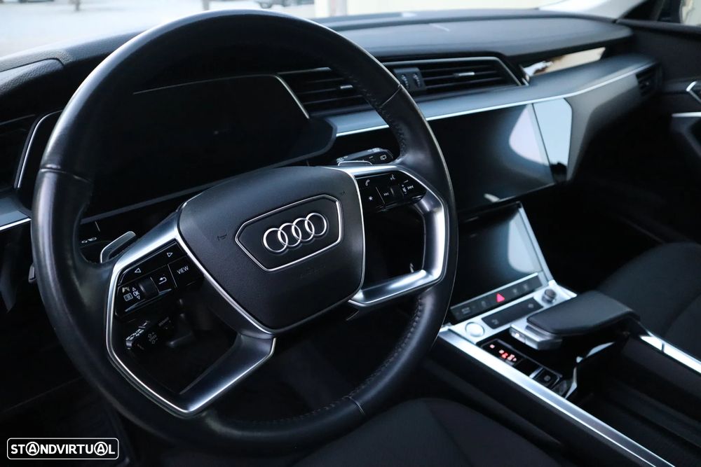 Audi e-tron 55 quattro - 22