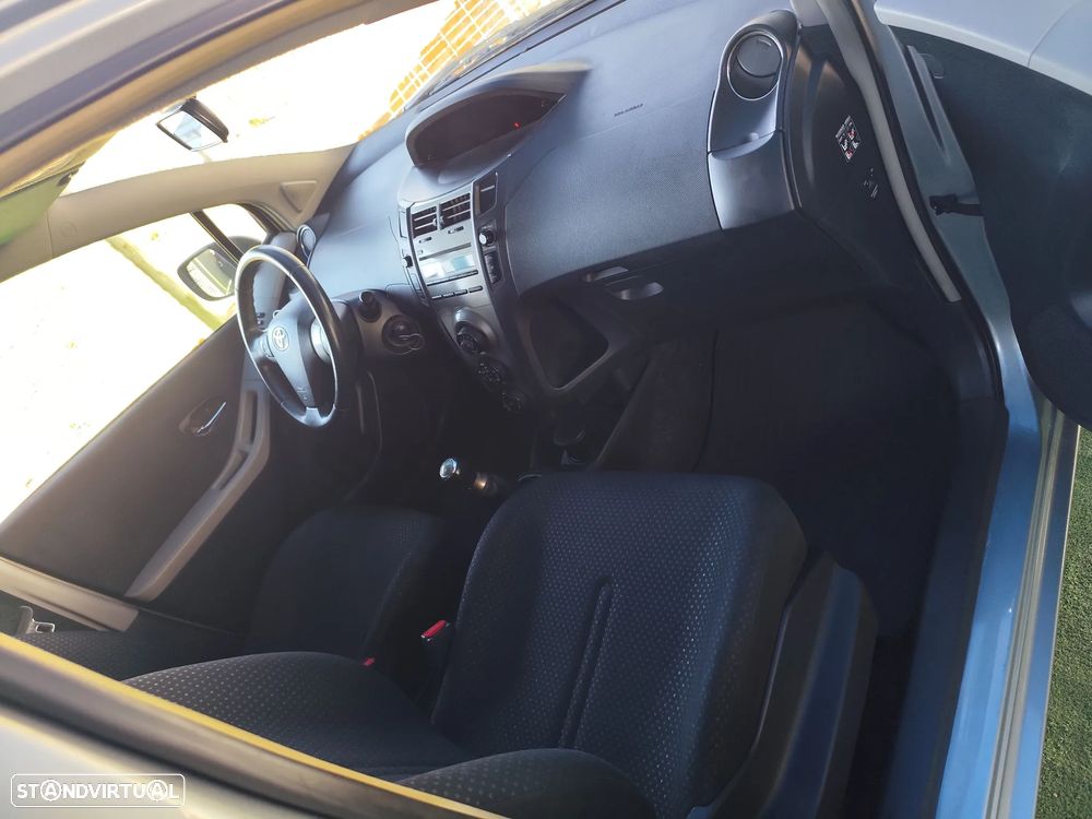 Toyota Yaris 1.0 VVT-i ACtive+AC - 36
