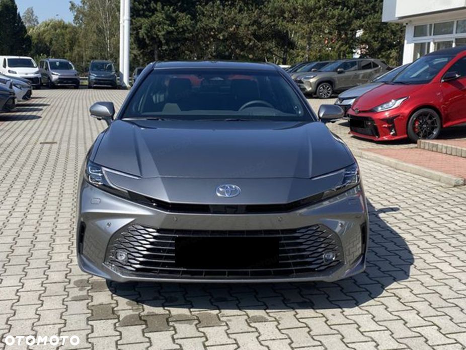 Toyota Camry - 3