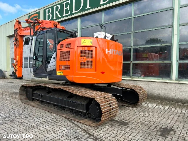 Hitachi ZX 225USLC-5B - 7