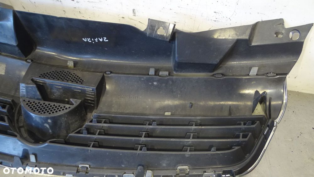 GRILL ATRAPA OPEL ZAFIRA B 1.9CDTI - 12