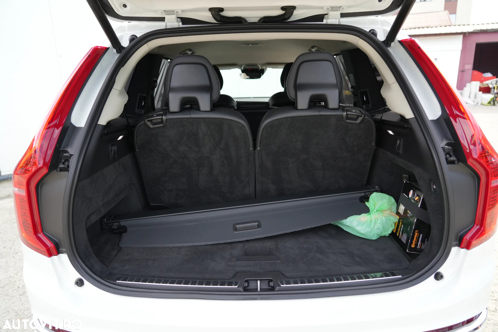 Volvo XC 90 T8 AWD Recharge Geartronic Inscription Expression - 15