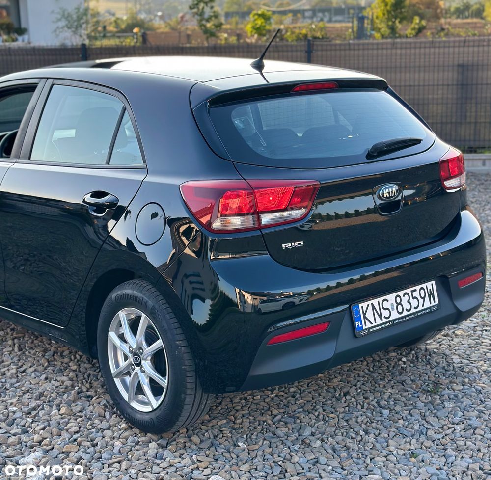 Kia Rio 1.4 L - 15