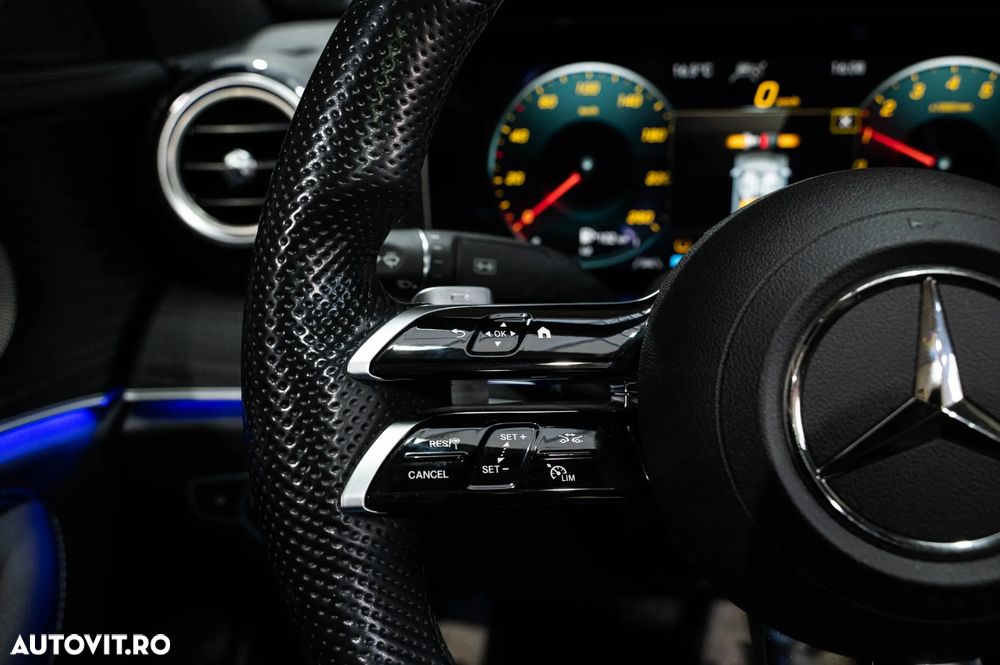 Mercedes-Benz E 300 9G-TRONIC AMG Line - 23
