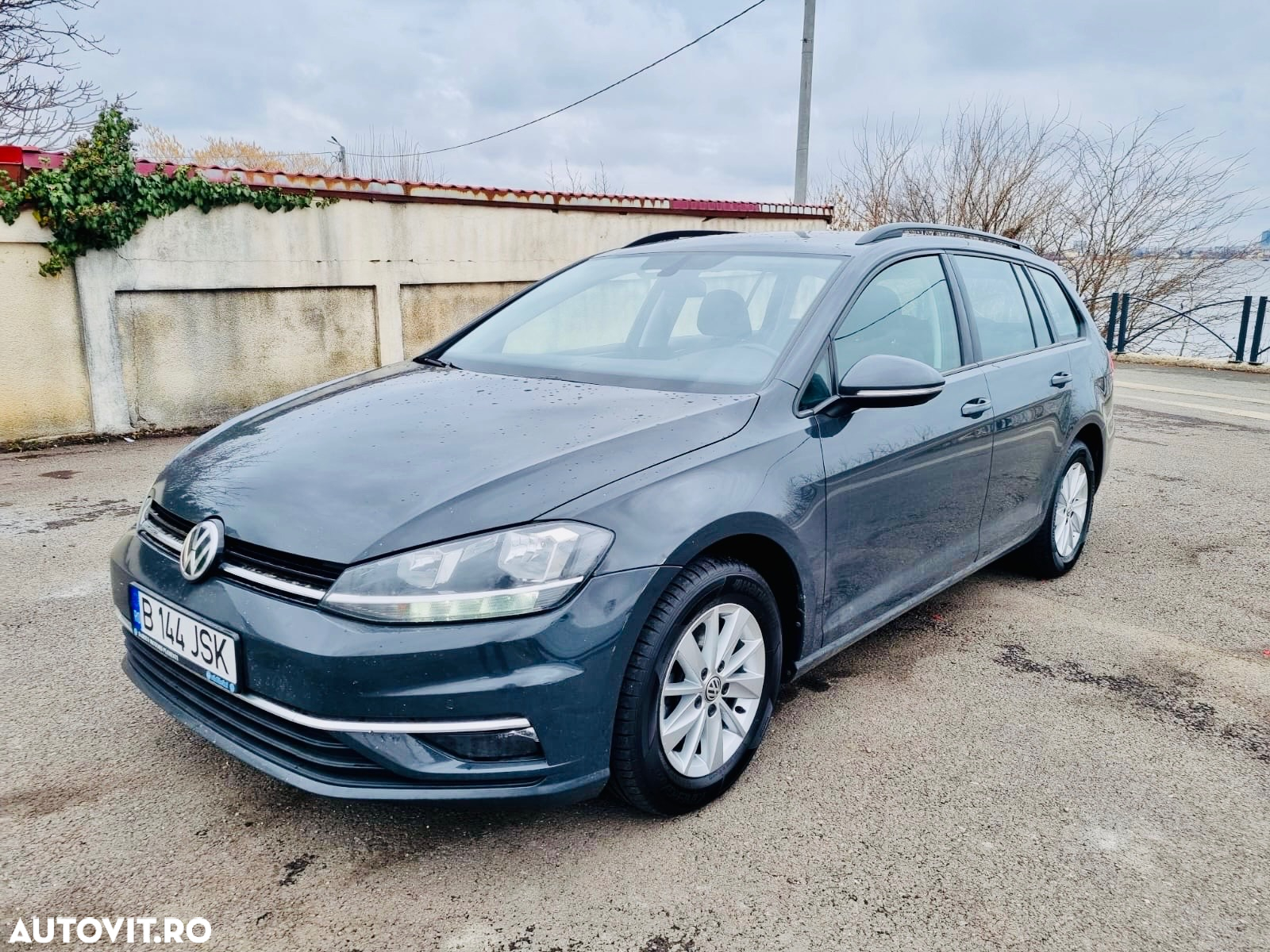 Volkswagen Golf 1.6 TDI Comfortline - 3
