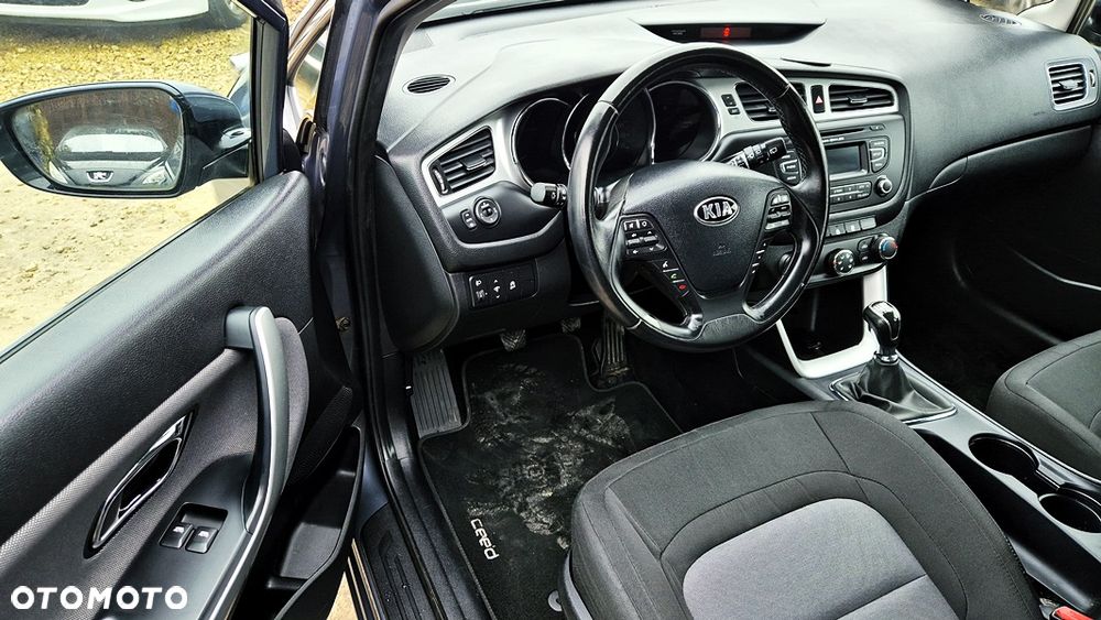 Kia Ceed 1.6 GDI Platinum Edition - 32