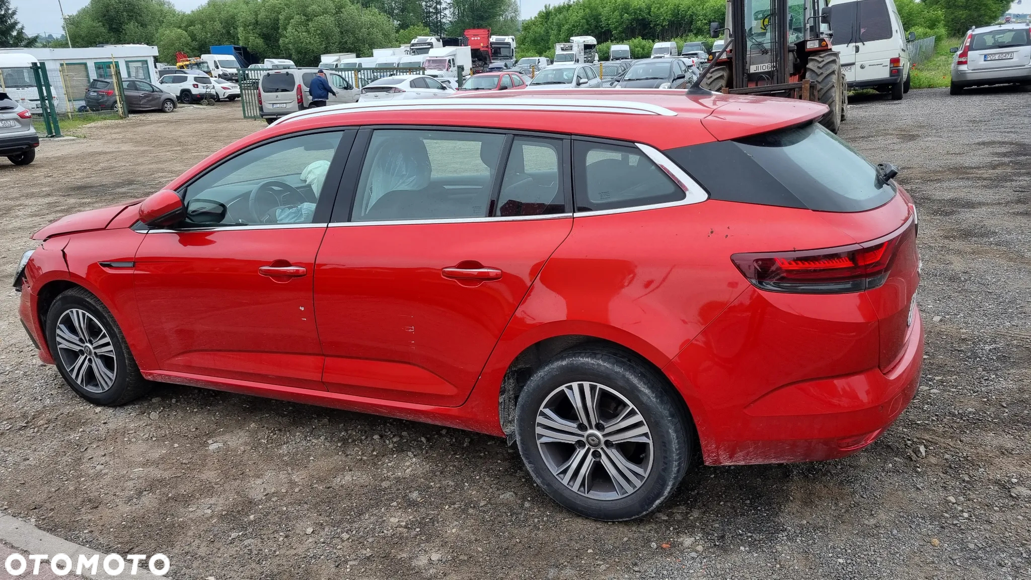 Renault Megane Grandtour TCe 140 GPF BUSINESS EDITION - 2