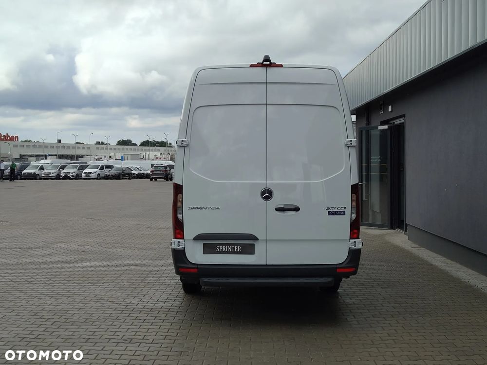 Mercedes-Benz Sprinter - 7