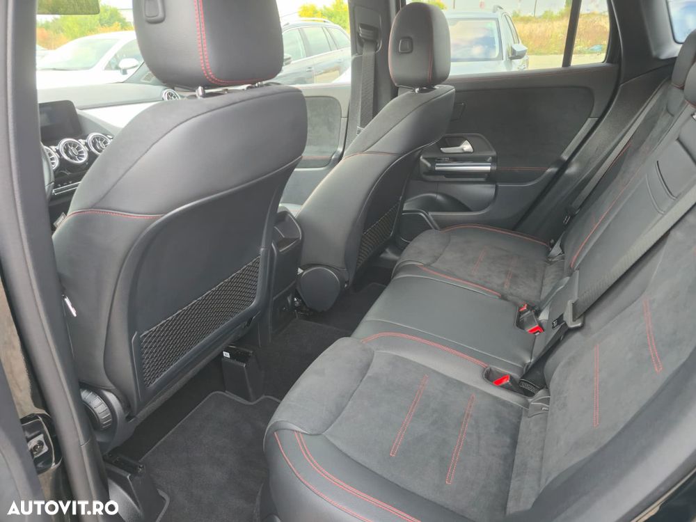 Mercedes-Benz GLA - 8