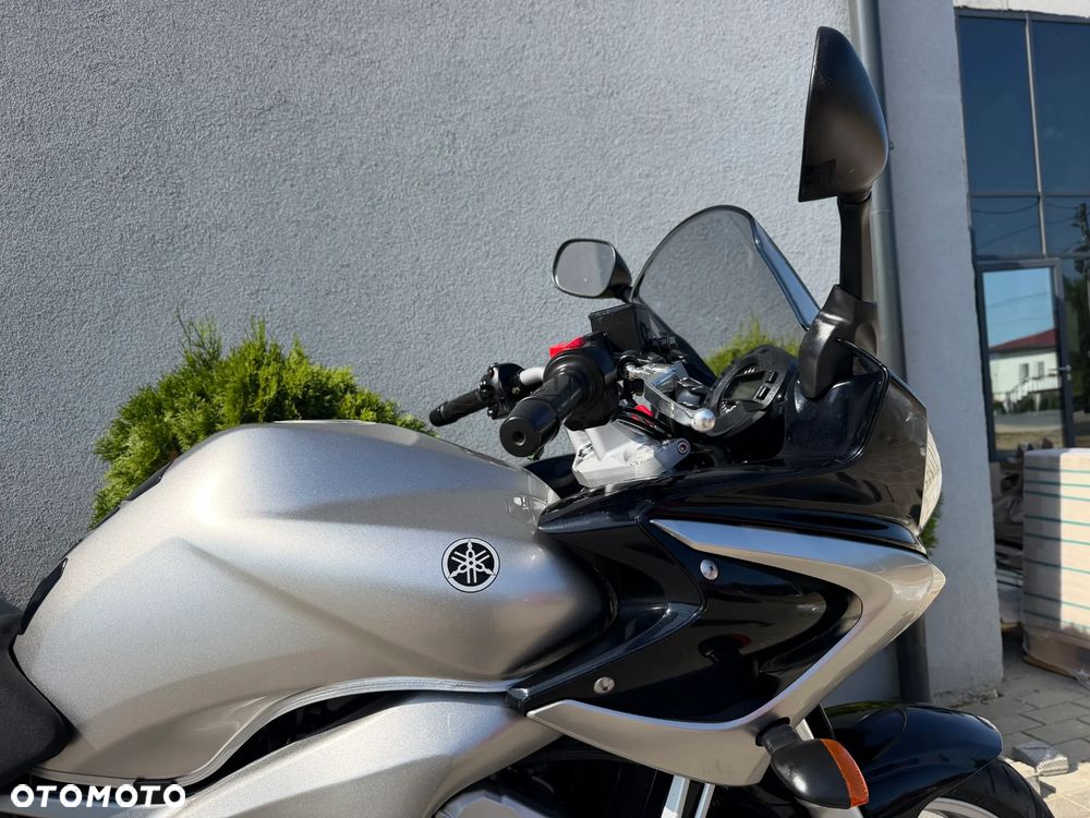 Yamaha FZ - 20