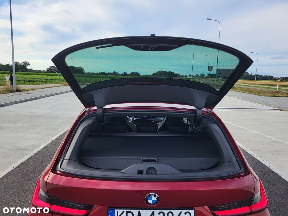 BMW Seria 3 320d xDrive M Sport sport - 37
