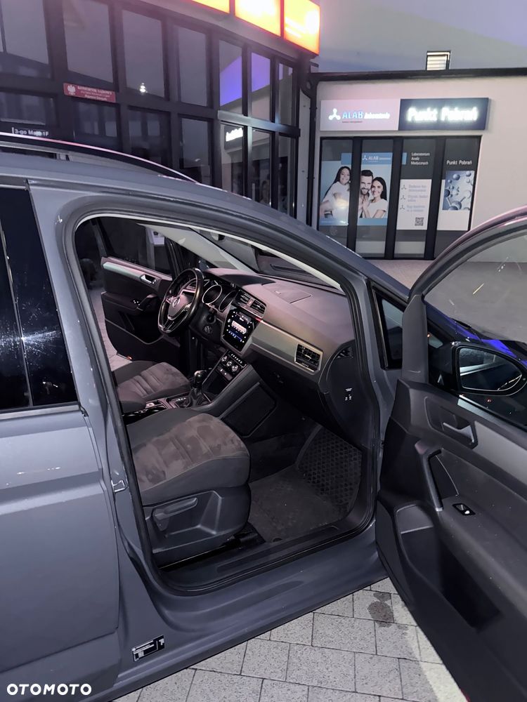 Volkswagen Touran - 8