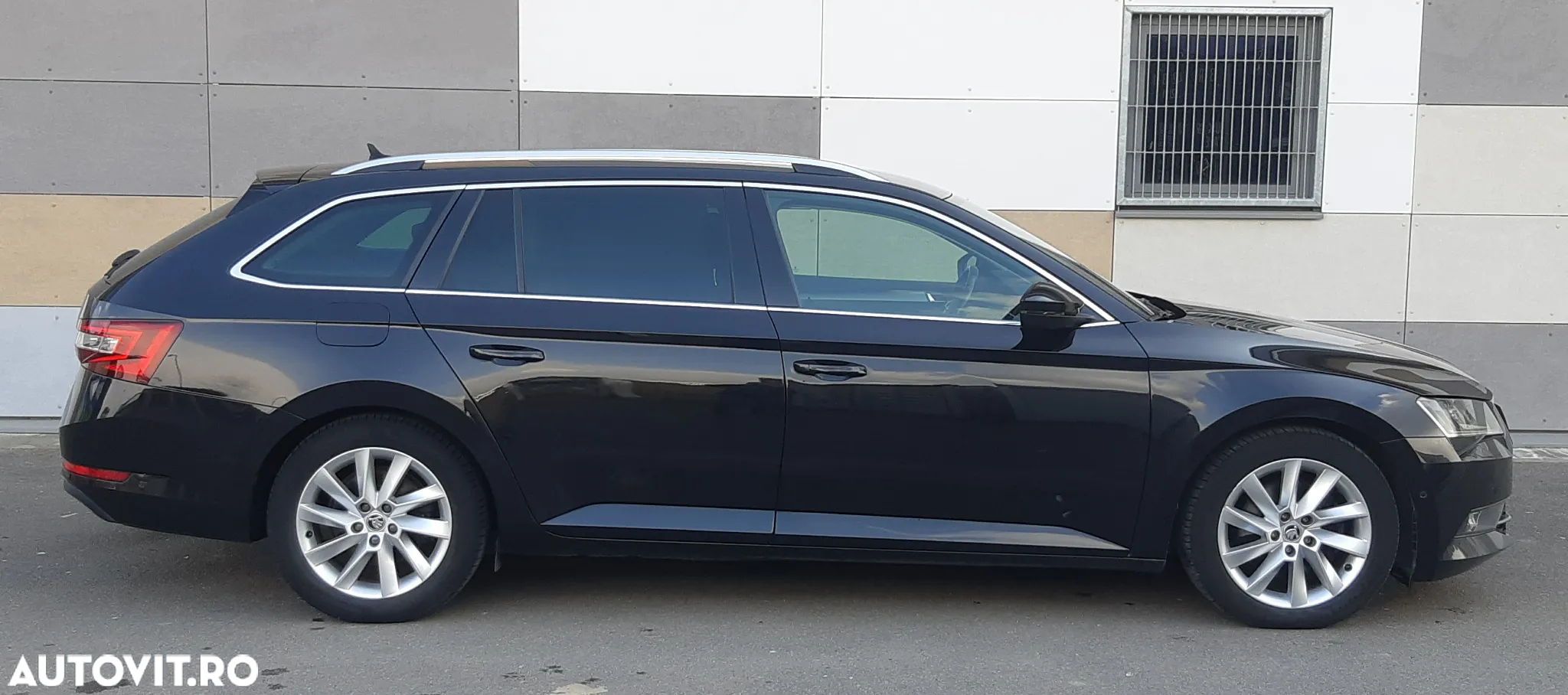 Skoda Superb Combi 2.0 TDI DSG Style - 8