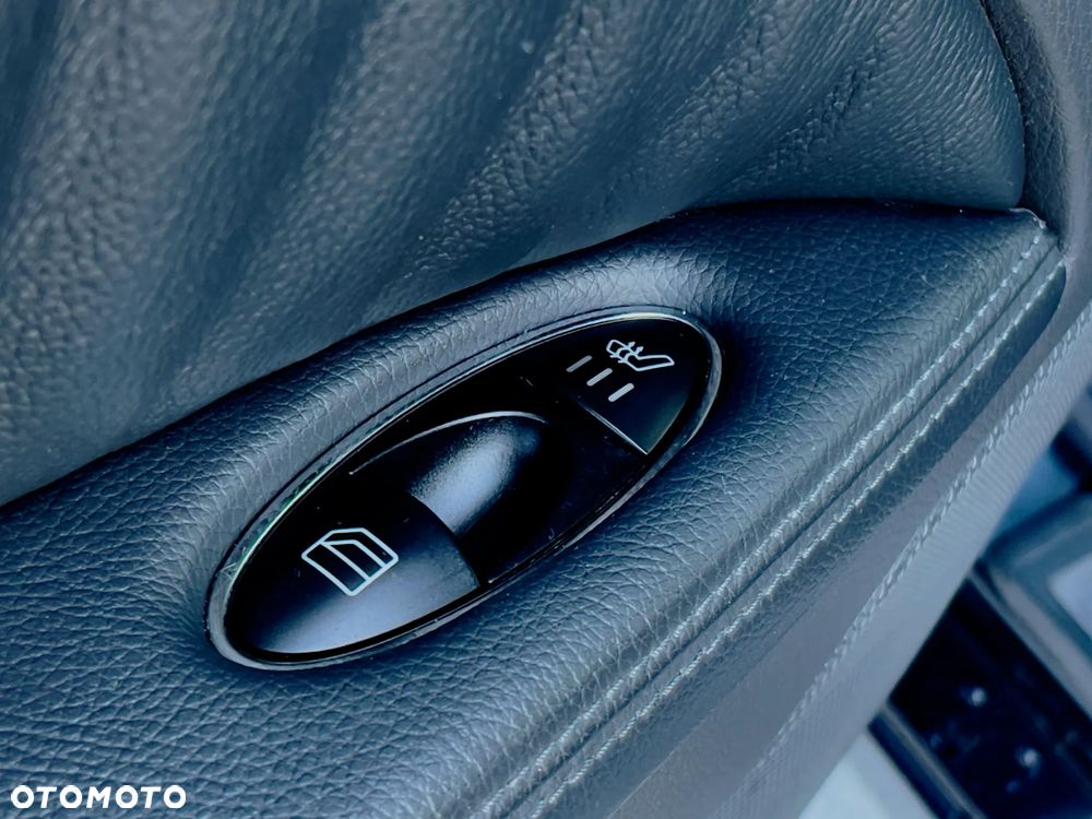 Mercedes-Benz Klasa E 320 CDI Elegance - 30