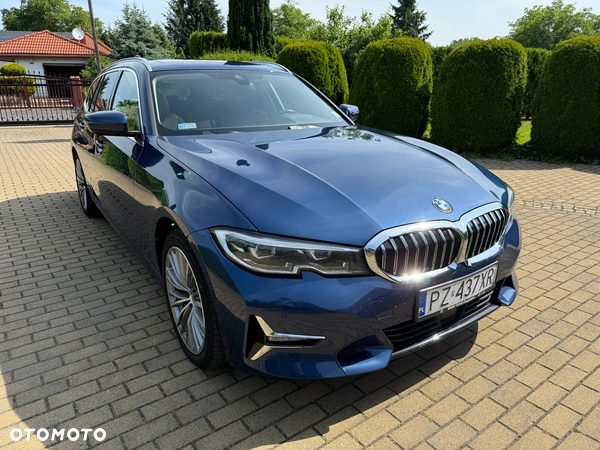BMW Seria 3 320d xDrive Luxury Line sport