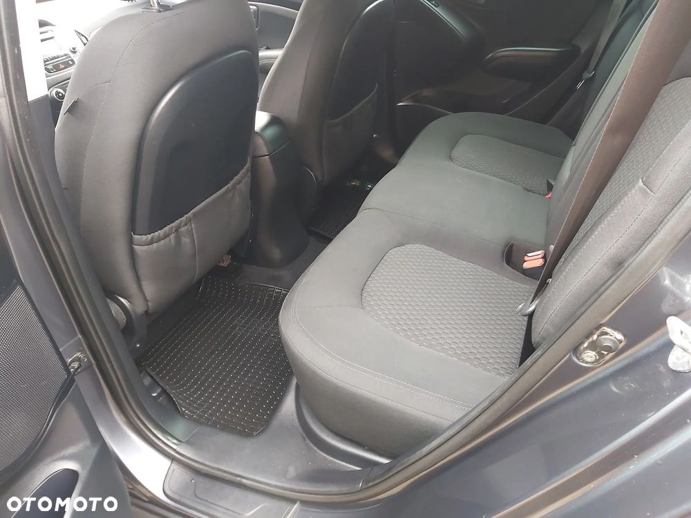 Hyundai ix35 - 11