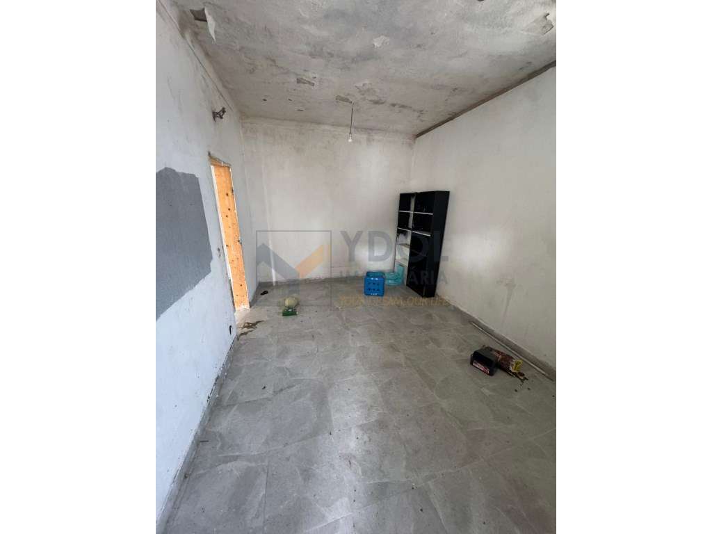 Moradia V3 com Projeto de Remodelação em Adanaia - Alhandra, São Jo... - Grande imagem: 5/10