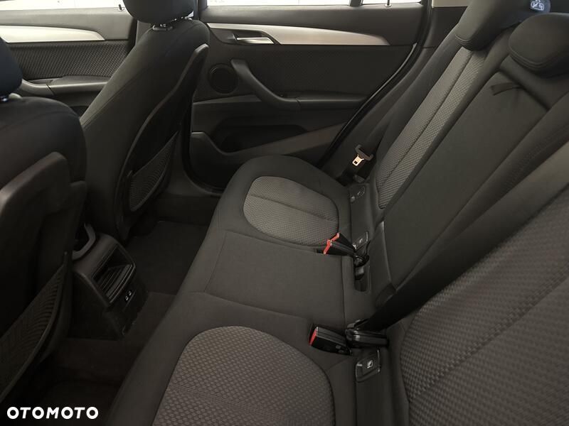 BMW X1 sDrive18i GPF - 21