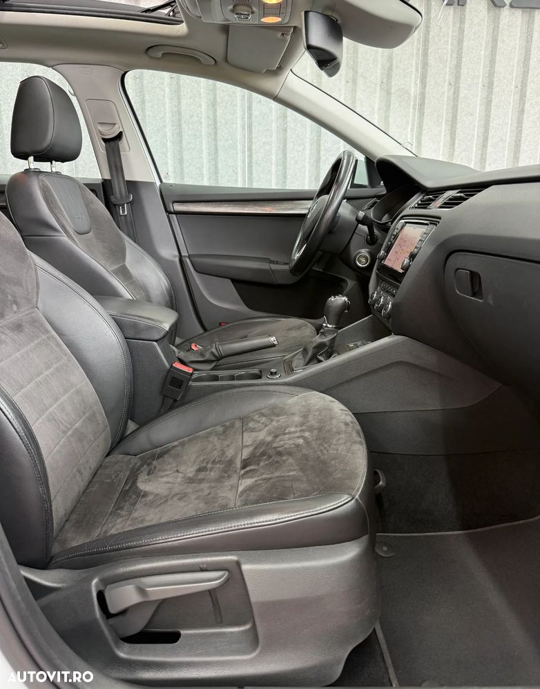 Skoda Octavia Combi 2.0 TDI 4x4 DSG Scout - 22