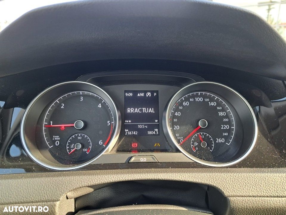 Volkswagen Golf - 23