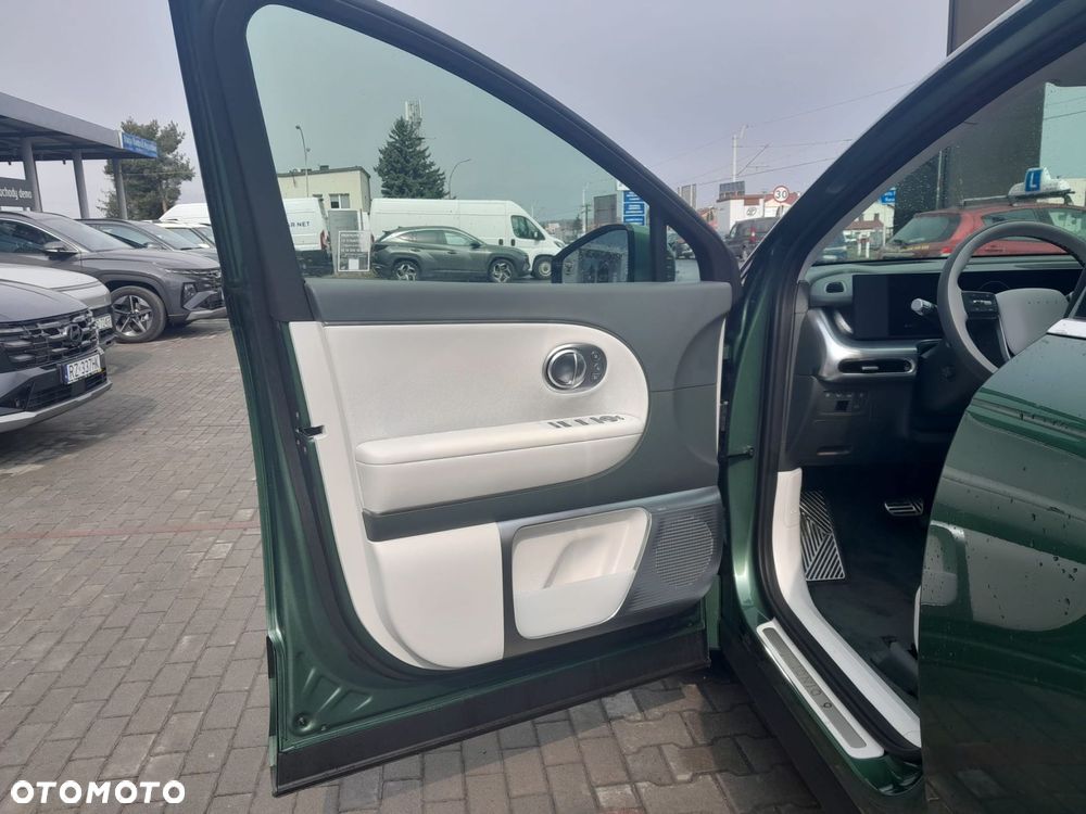 Hyundai IONIQ 9 110kWh Calligraphy AWD - 16