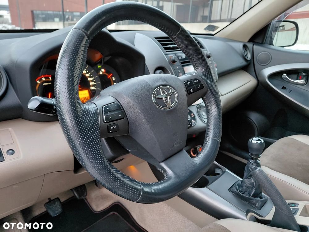 Toyota RAV4 2.2 D-4D 4x4 Sol - 31