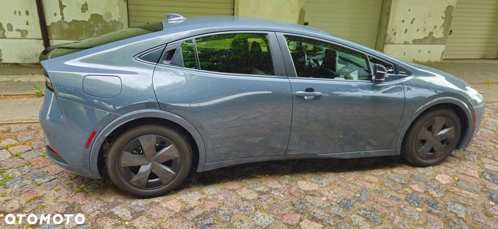 Toyota Prius 2.0 Hybrid Executive - 11