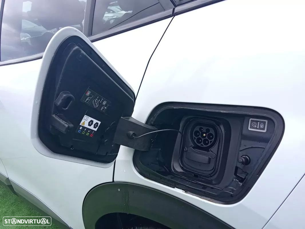 Peugeot e-2008 54 kWh GT - 12