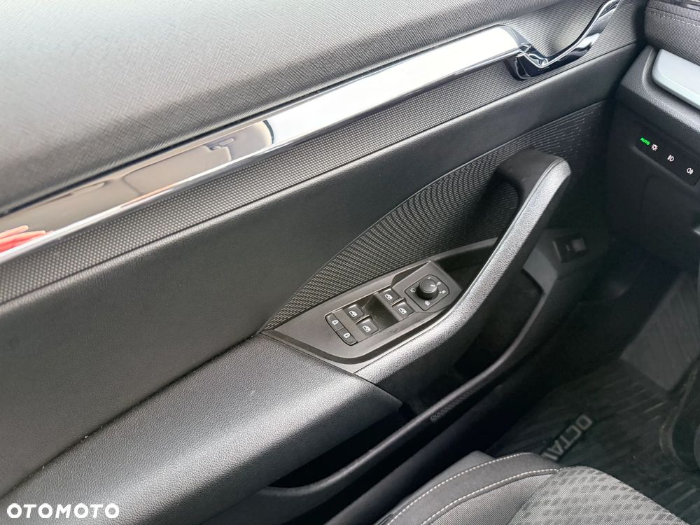 Skoda Octavia 1.5 TSI ACT Style - 10