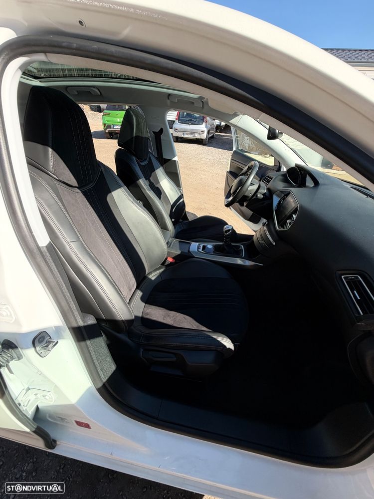 Peugeot 308 1.6 BlueHDi Allure J18 - 25
