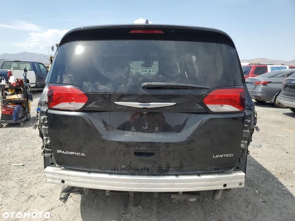 Chrysler Pacifica - 6