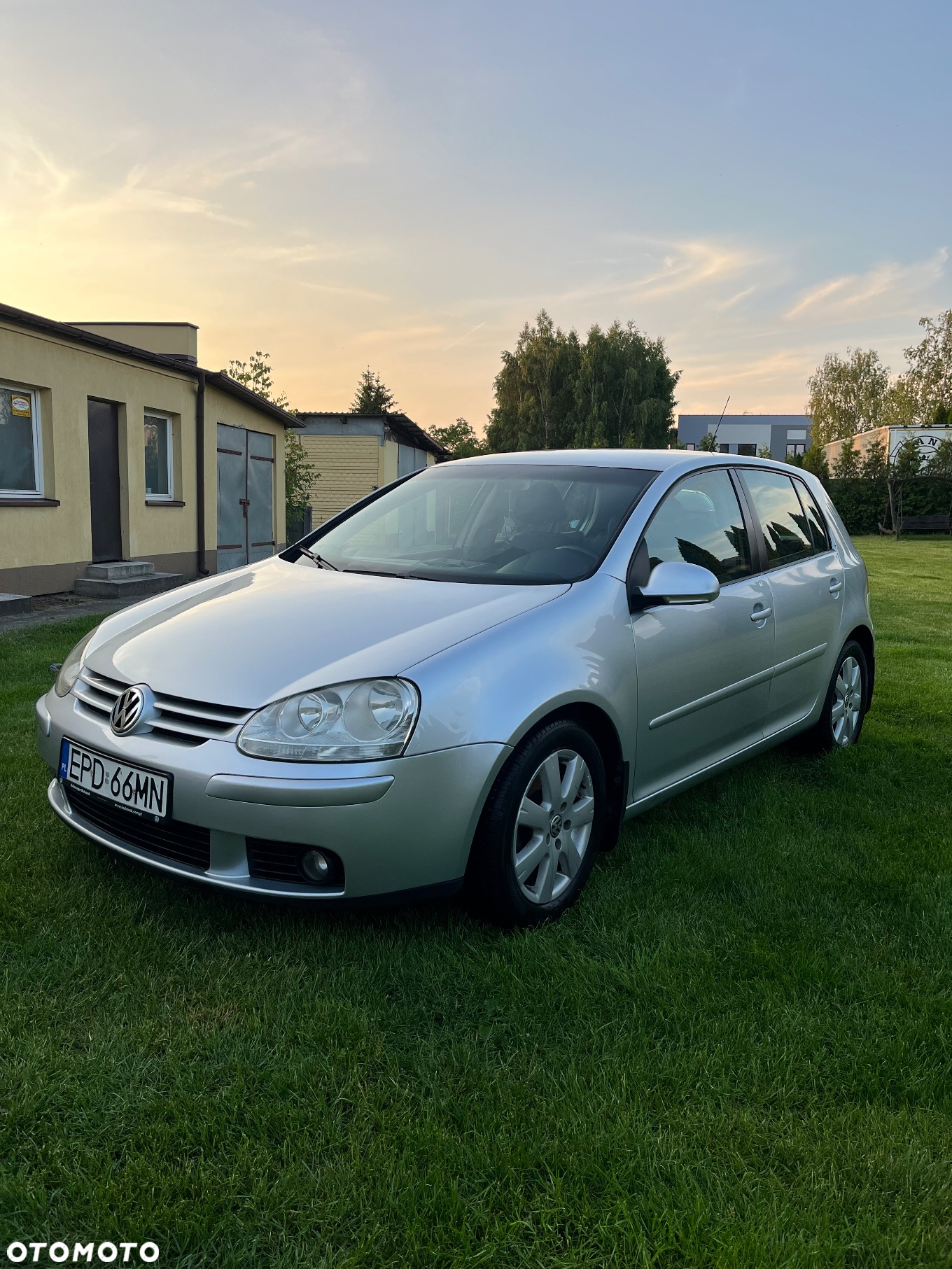 Volkswagen Golf V 1.9 TDI Comfortline - 2